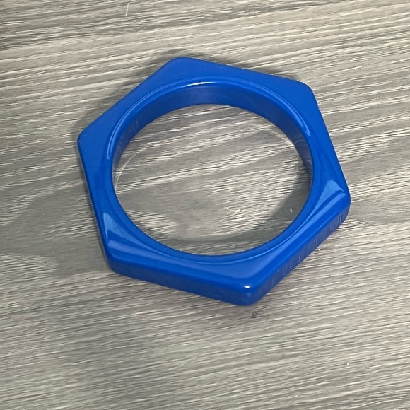 Vintage Blue Plastic Bangle Bracelet With Octagon Shape - Picture 4 of 6
